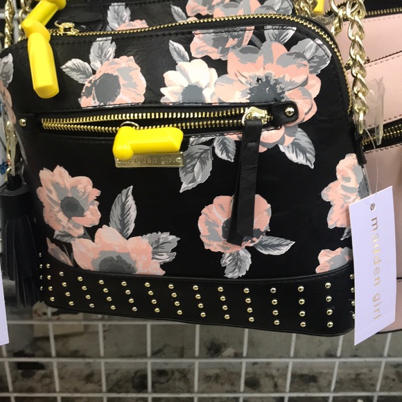 Madden girl - Picture 5 of 6